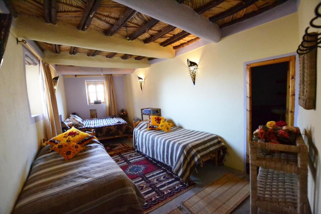 Tizourgane Kasbah Hotell Tiguissas Rom bilde
